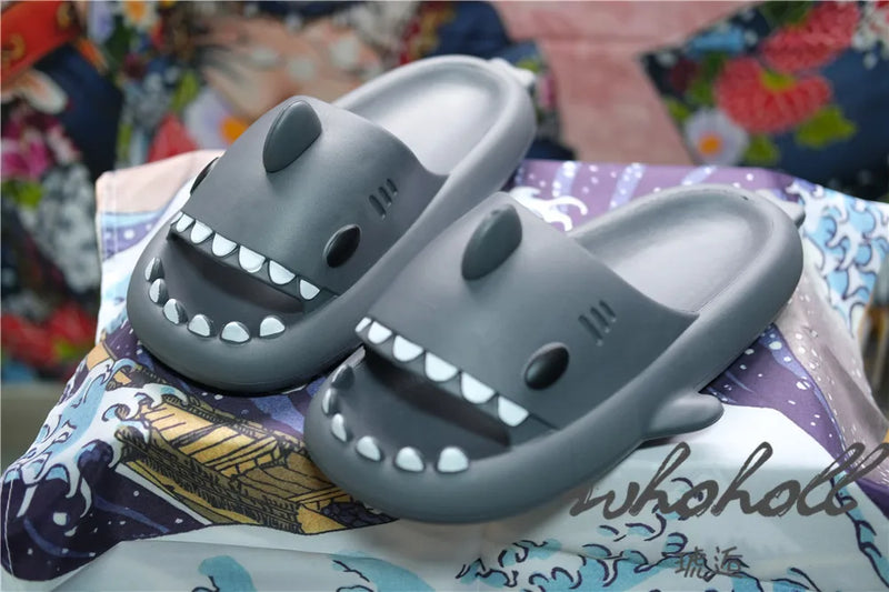 Pantoufles requin