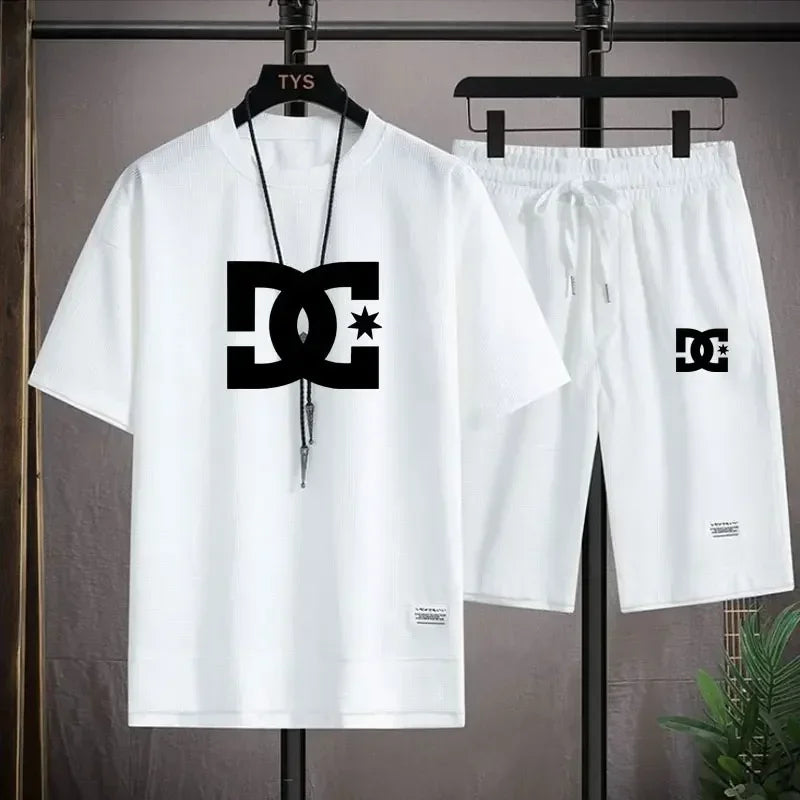 Deux ensembles de T-shirts  DC