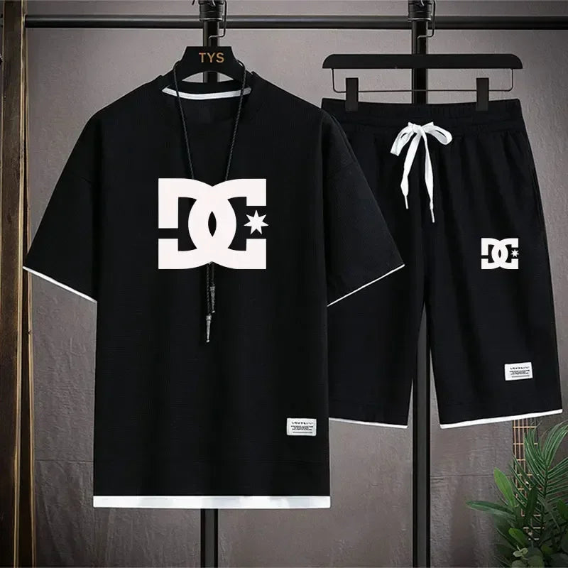 Deux ensembles de T-shirts  DC