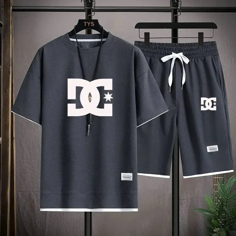 Deux ensembles de T-shirts  DC