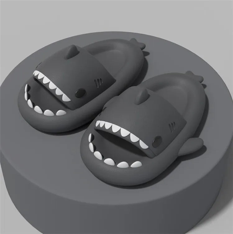 Pantoufles requin